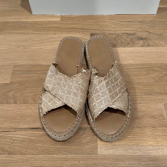 Universal Thread, 10, Light brown - Picture 1 of 6